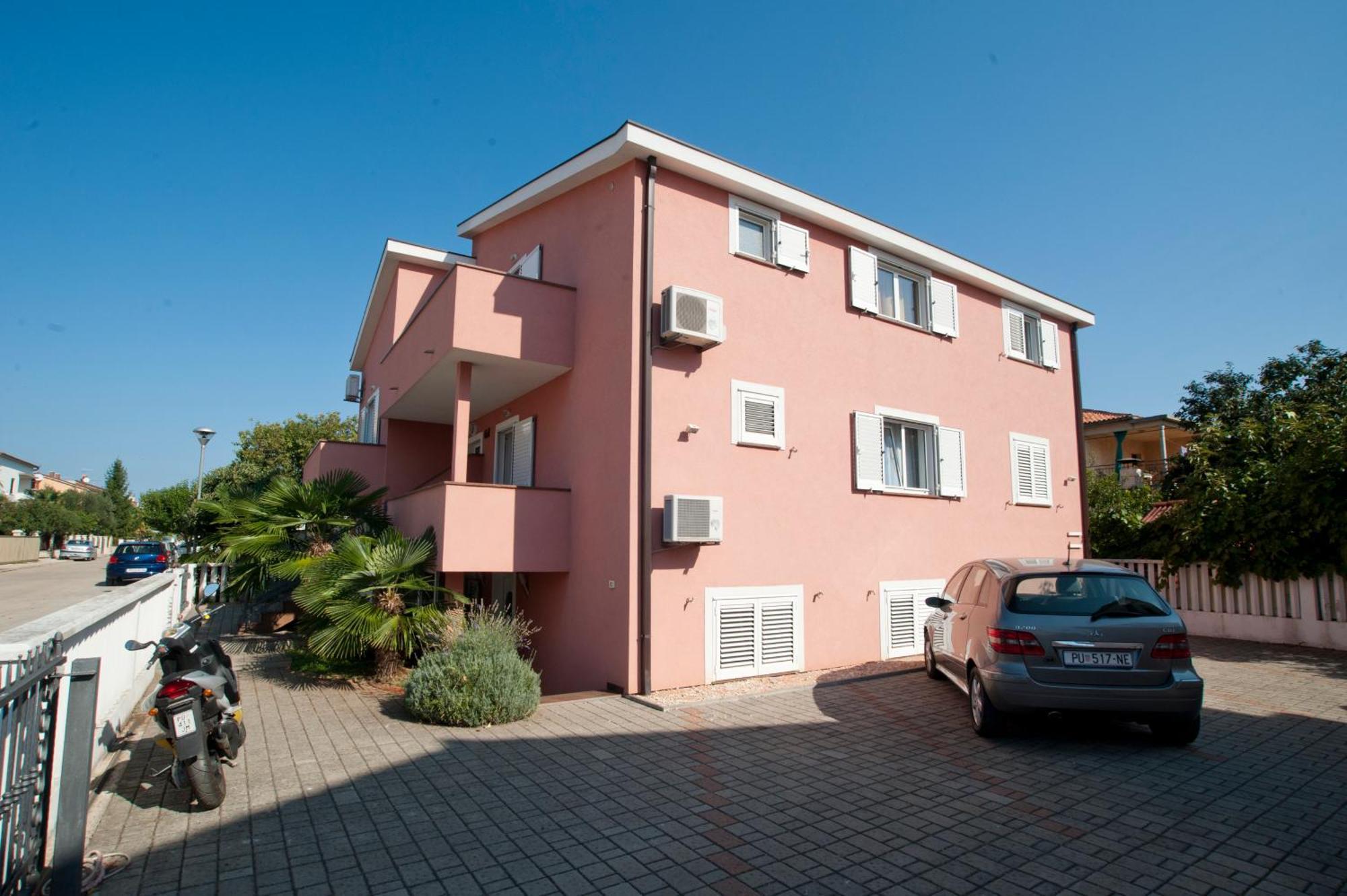 Apartments Maric With Parking Umag Ngoại thất bức ảnh